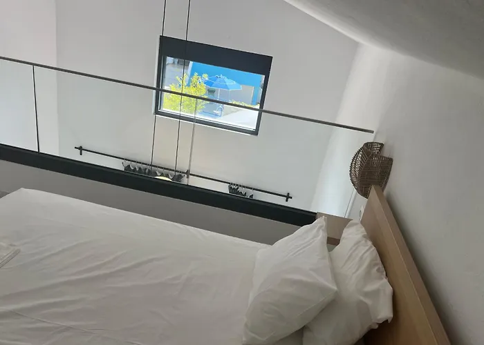 Zohavillas White Villa *