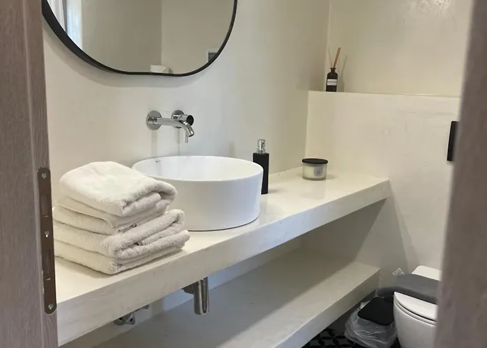 Zohavillas White Toróni