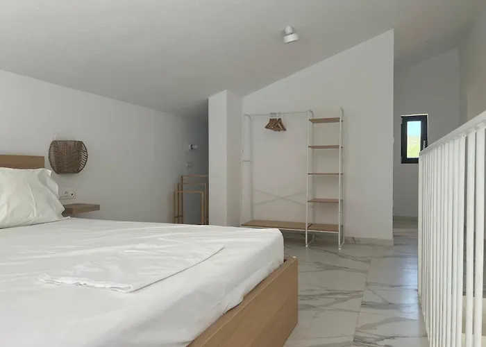 Zohavillas White Villa