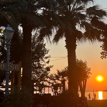 Zohavillas White Villa *