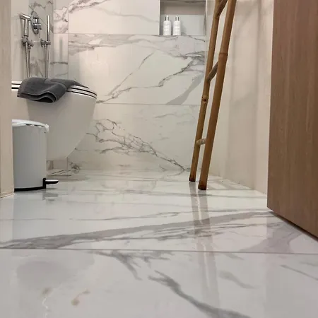 Zohavillas White * Toroni