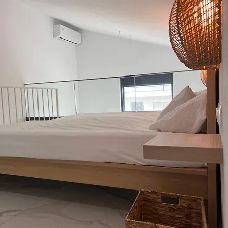 Zohavillas White * Toroni