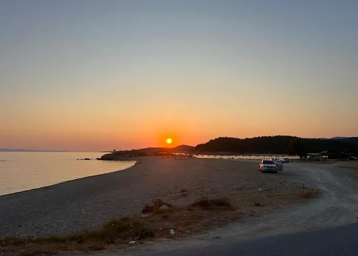 Zohavillas White Villa