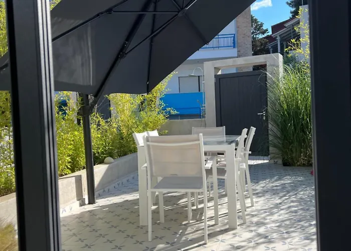Zohavillas White Toroni