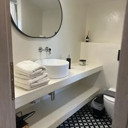 Zohavillas White Τορώνη