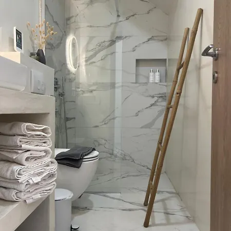 Zohavillas White Τορώνη